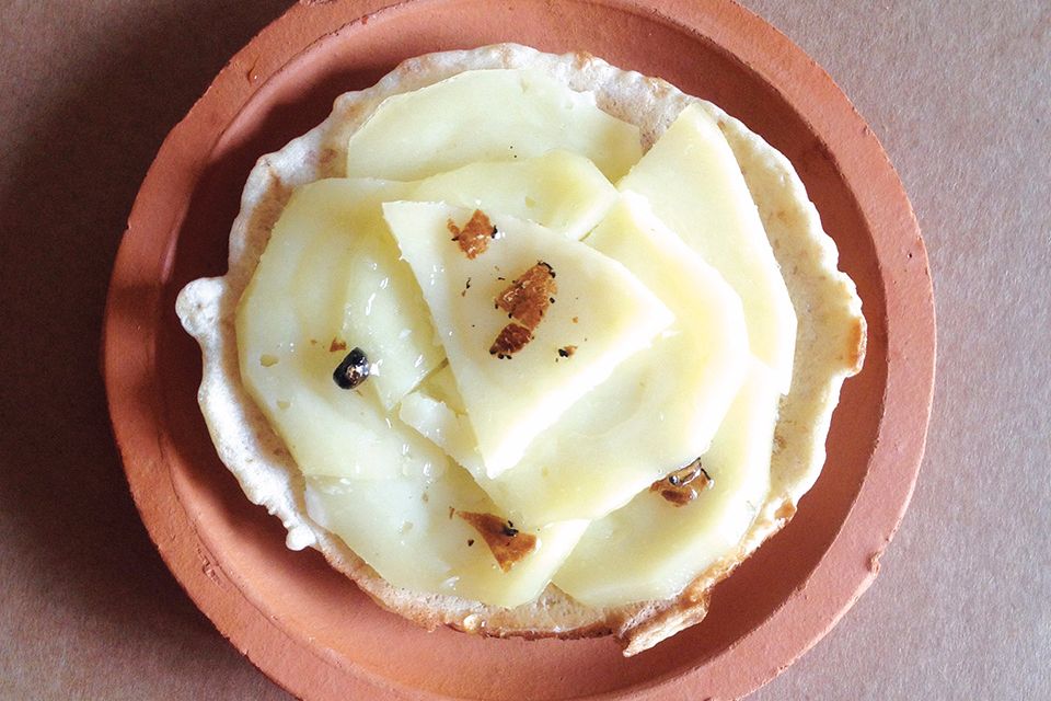 Caciotta e miele al tartufo:

Panigacci con Caciotta toscana e miele d'acacia al tartufo.
La freschezza della caciotta toscana abbinata al miele d'acacia al tartufo della Garfagnana e per chi ama i sapori raffinati e gourmet.