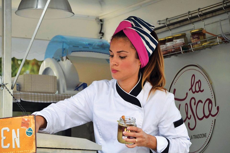 Lo staff de La Tusca al lavoro